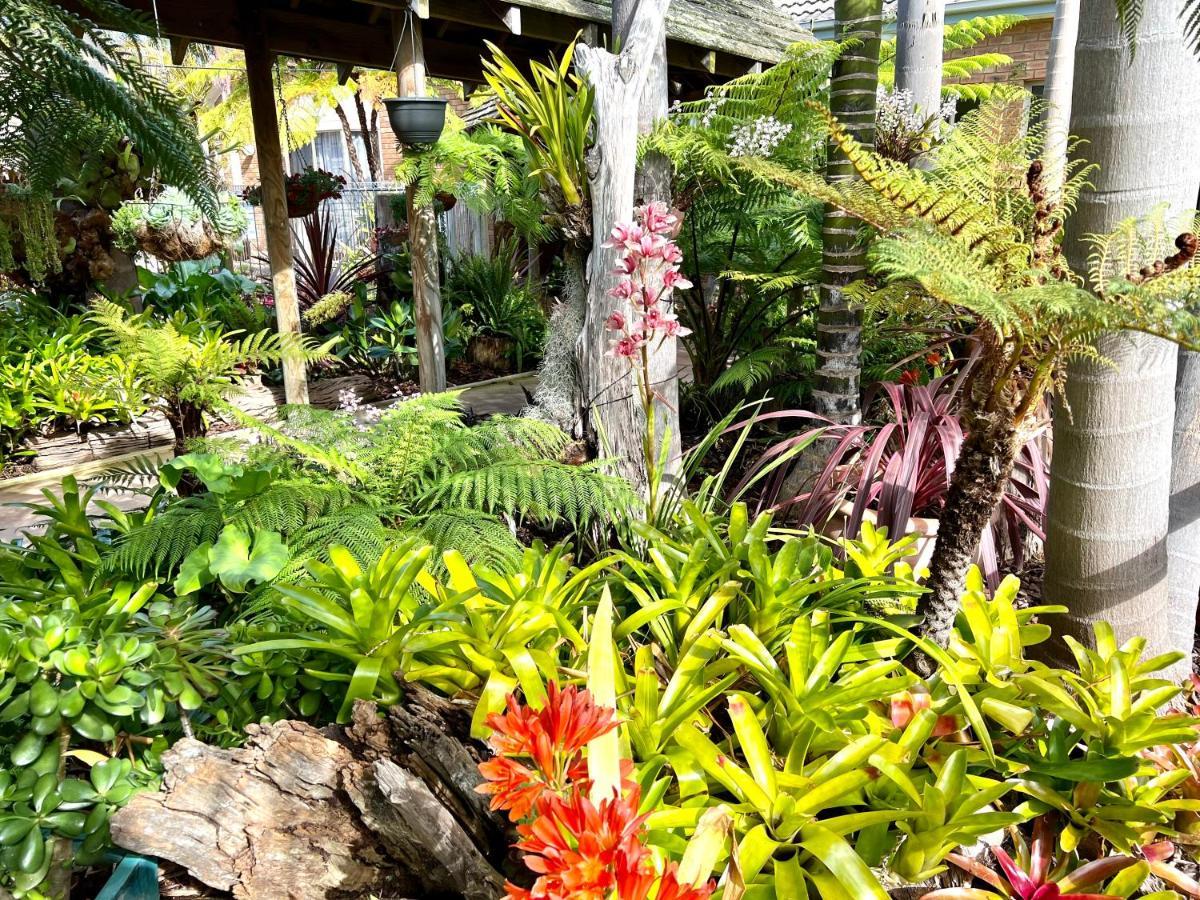 Coastal Waters Motor Inn Lakes Entrance Exterior foto